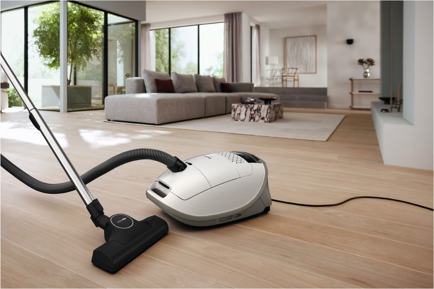 Miele Guard M1 S 8380 Bodenstaubsauger brillantweiß