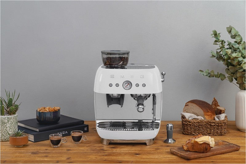 Smeg Siebträgermaschine EGF03WHEU