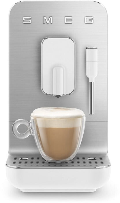 Smeg Espresso/Kaffee-Vollautomat BCC12WHMEU Kaffeevollautomat mit Dampffunktion